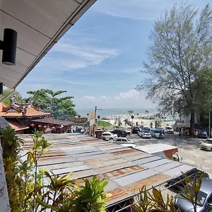 8 Boutique By The Sea Гостевой дом Tanjung Tokong
